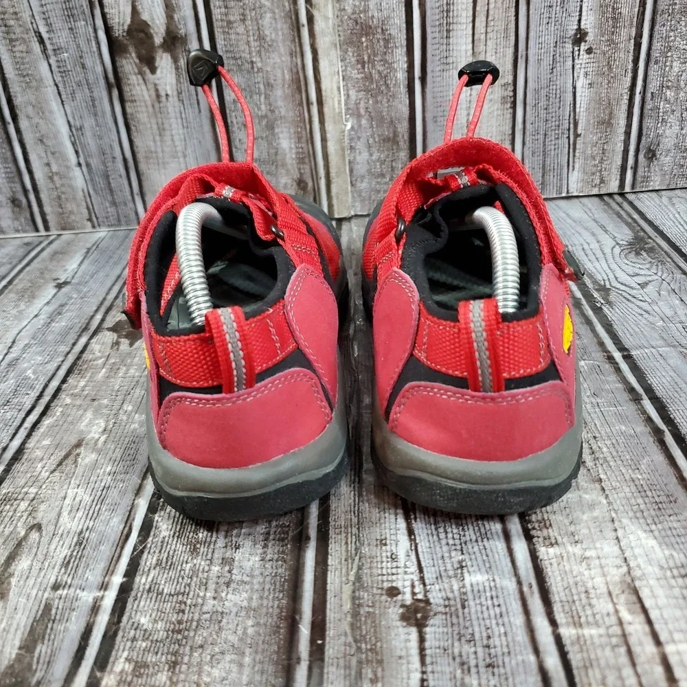 Keen Youth Newport H2 Waterproof Sandals Red Hiking Outdoor Trail Size 5
